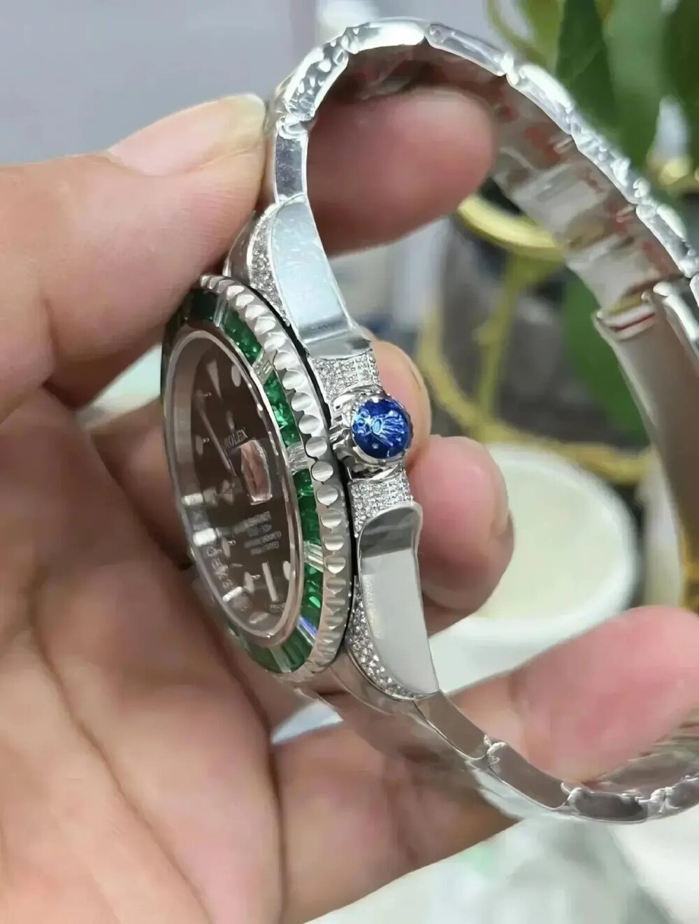 Rolex Submariner Date, 18K White Gold Diamonds Emerald UNWORN, 40mm