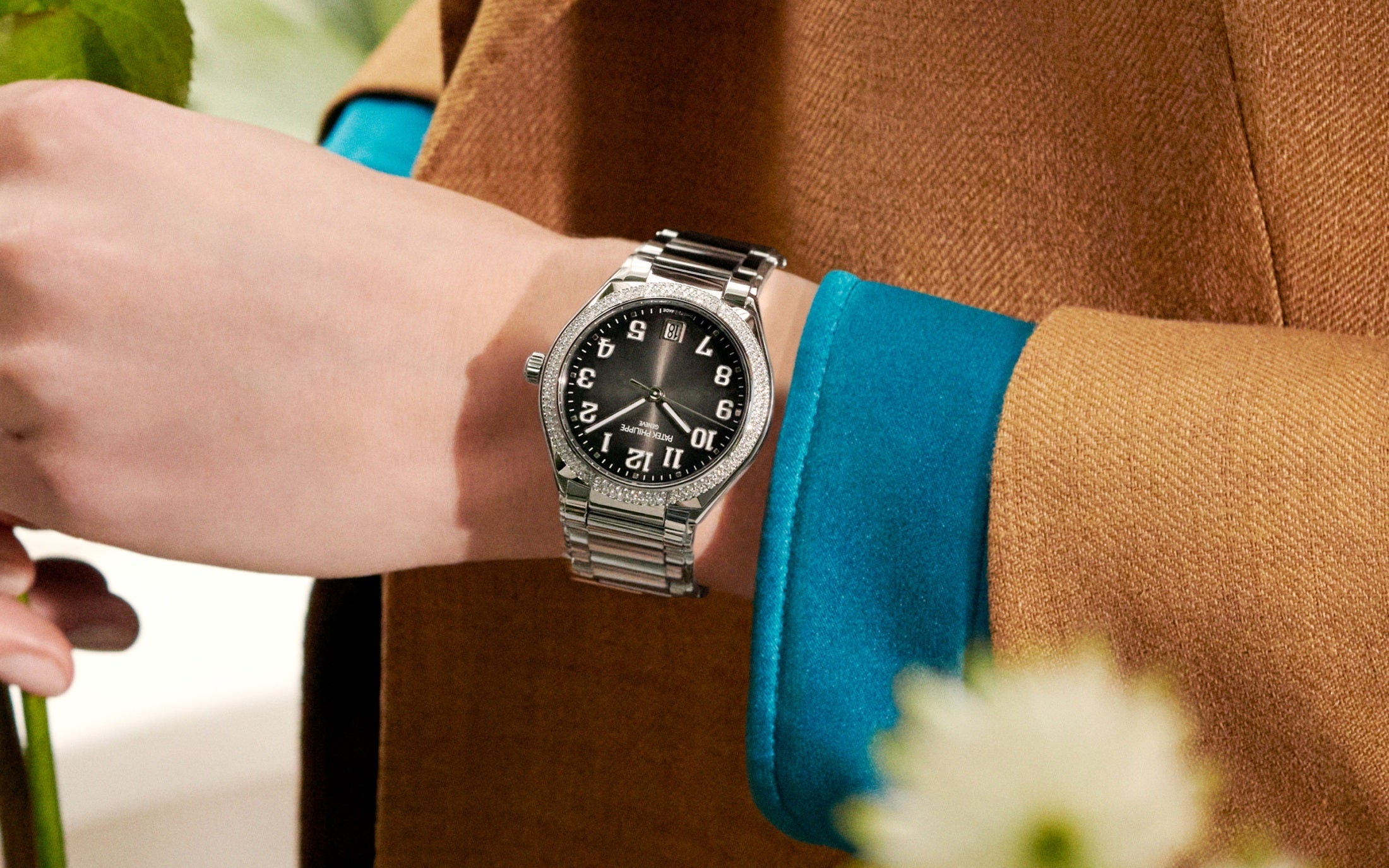 Patek Philippe Twenty~4 Automatic, Stainless Steel with 160 diamonds ~0,77ct, 36mm, Ref# 7300/1200A-010