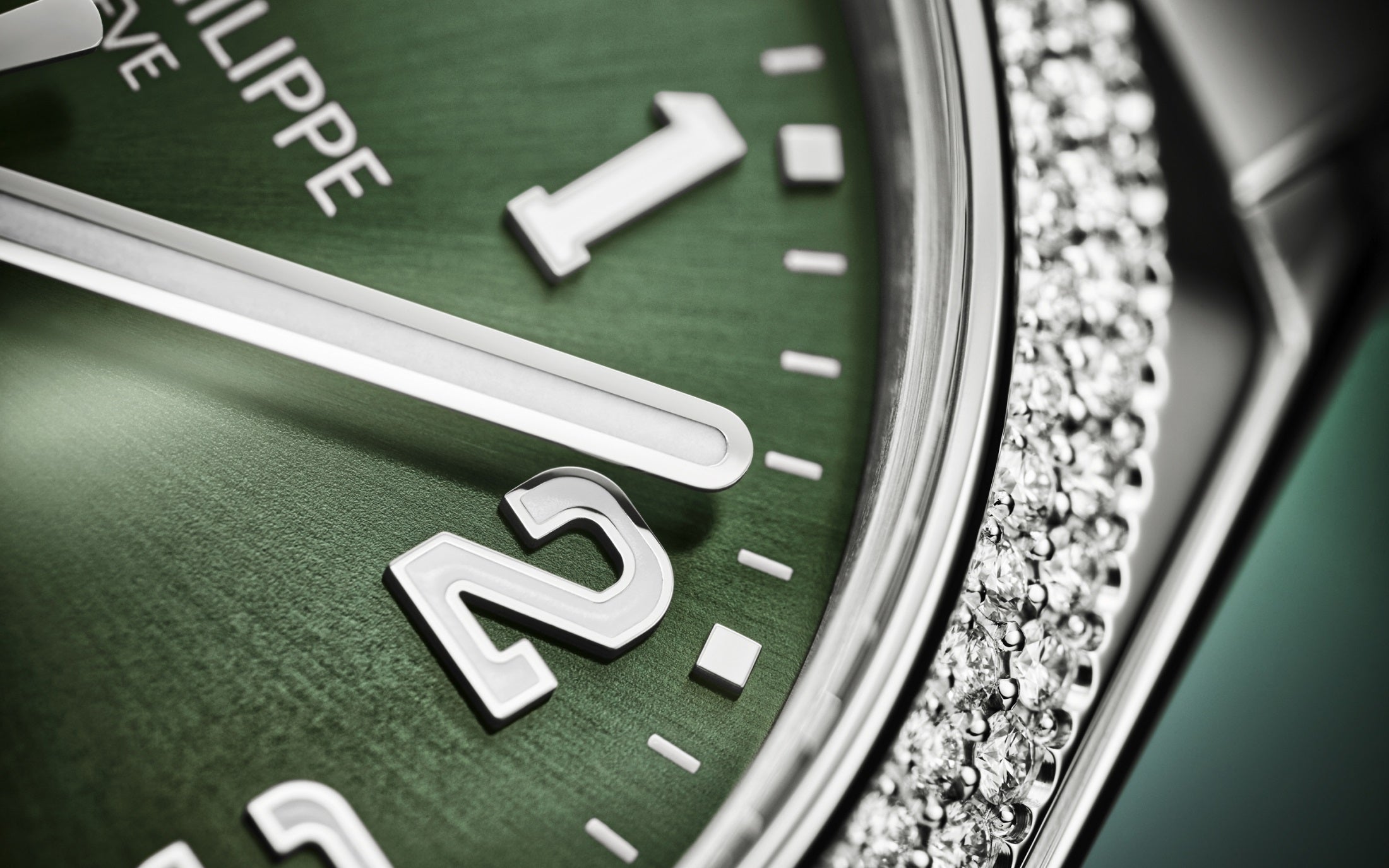 Patek Philippe Twenty~4 Automatic, Stainless Steel with 160 diamonds ~0,77ct, 36mm, Ref# 7300/1200A-011