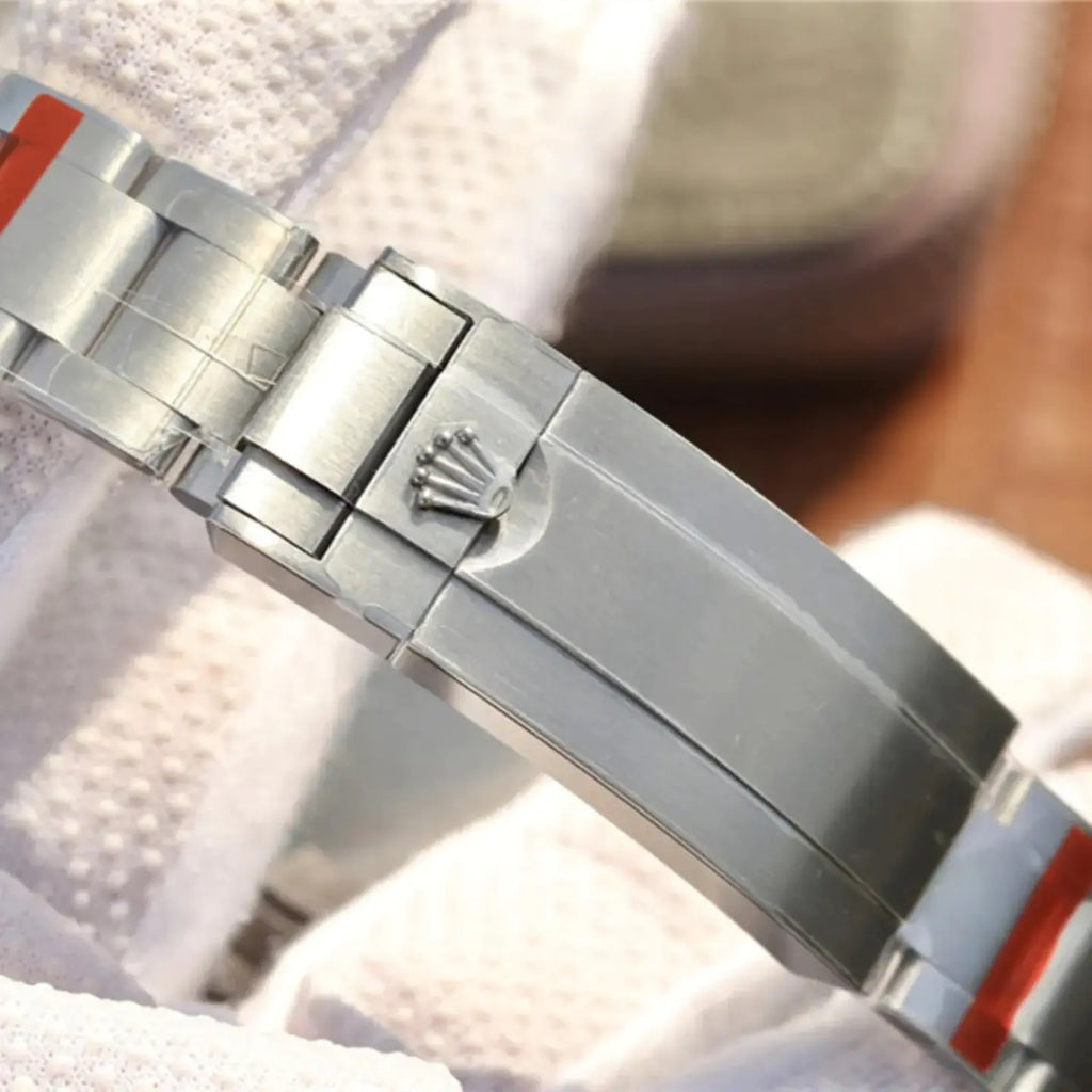 Rolex Submariner Silver Blue/Red Diamond, 40mm