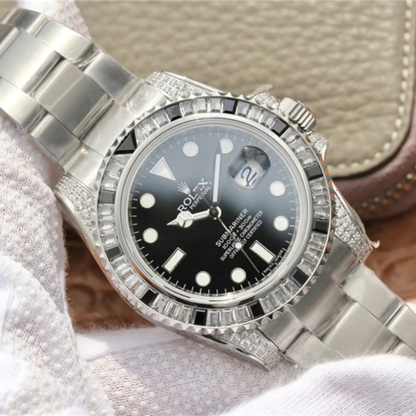 Rolex Submariner Date Silver Black Diamond, 40mm, Ref#116610LN